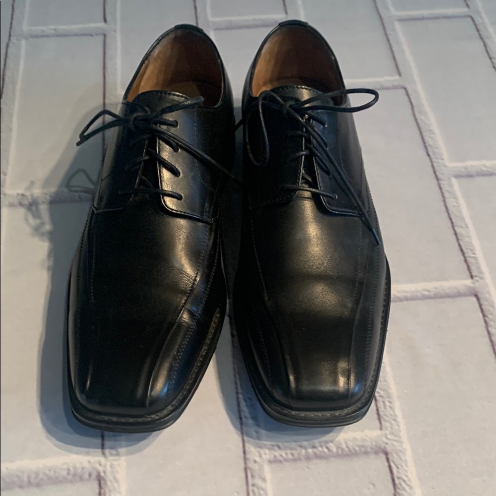 Johnston & Murphy Black Leather Oxford Shoes